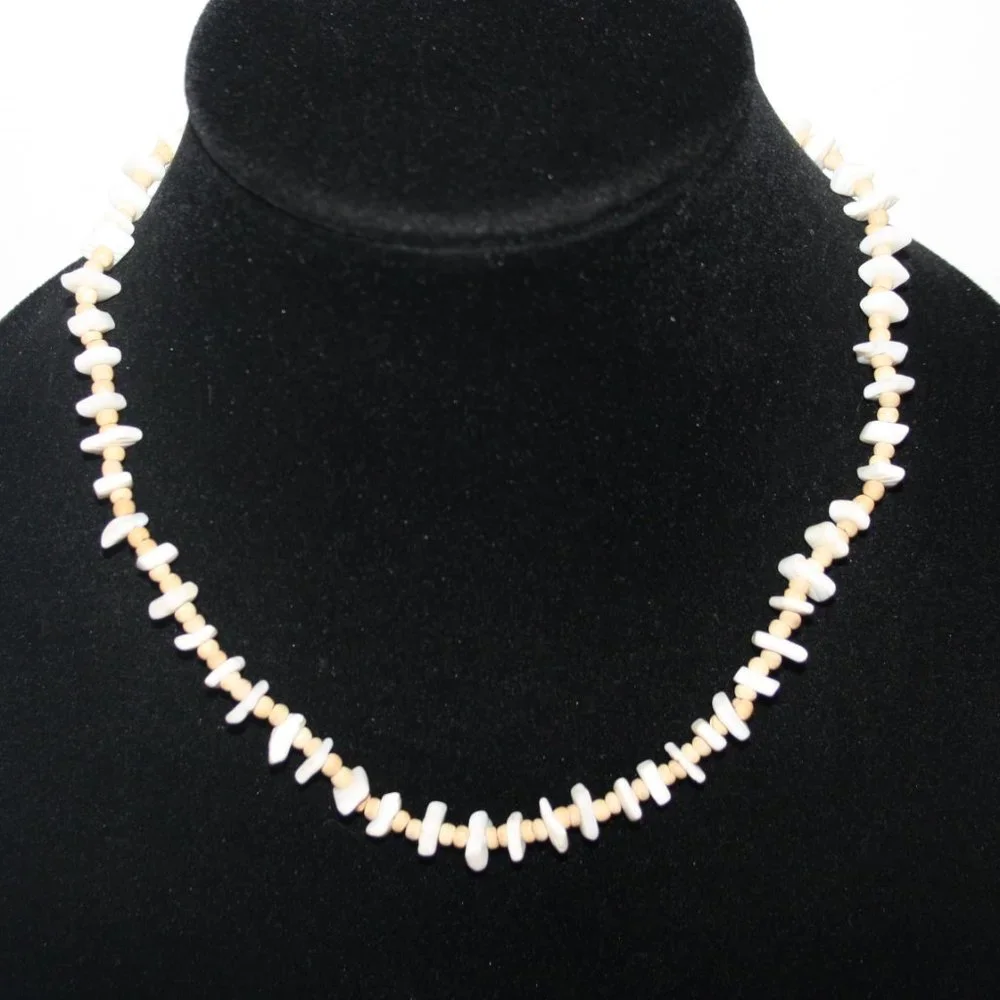 🐚 Wooden & White Shell Beaded Necklace · 17”